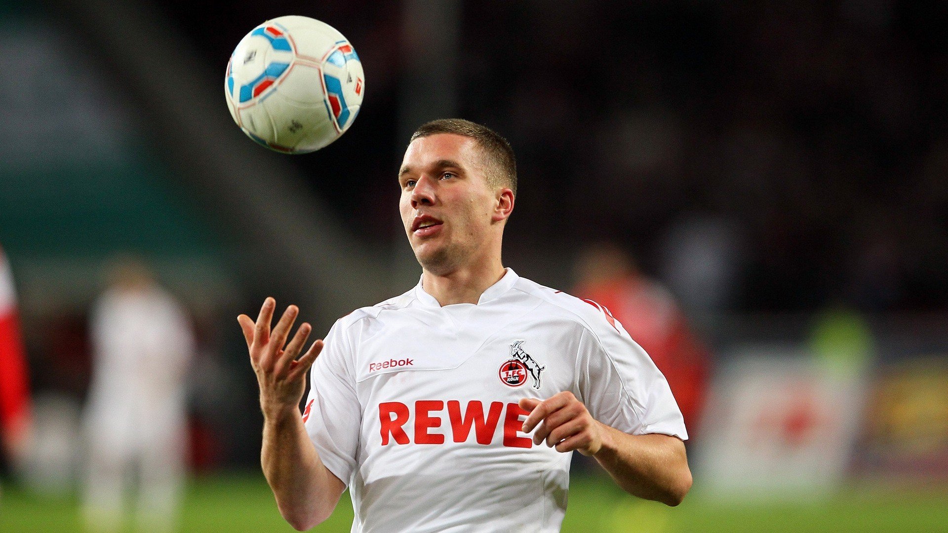 融合“足球+旅游”新经济形态成为地方经济新引擎